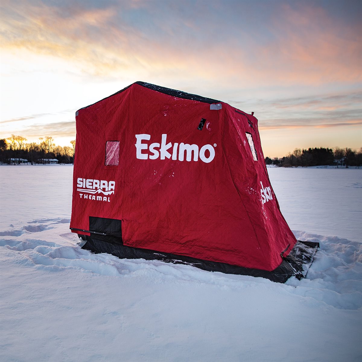 Сани палатка. Зимняя палатка Eskimo. Эскимо палатка для зимней рыбалки. Сани палатка для зимней рыбалки. Зимняя палатка на санях.